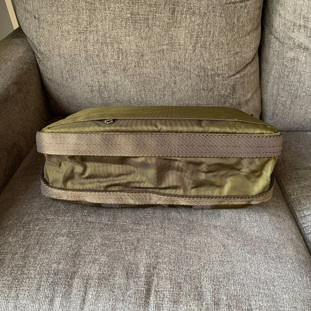 Tumi Alpha Bravo Pinckey Flap Brief    New without Tag